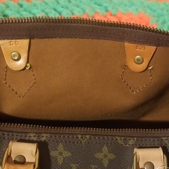 Authentic Louis Vuitton Speedy 35 - Picture 16 of 16